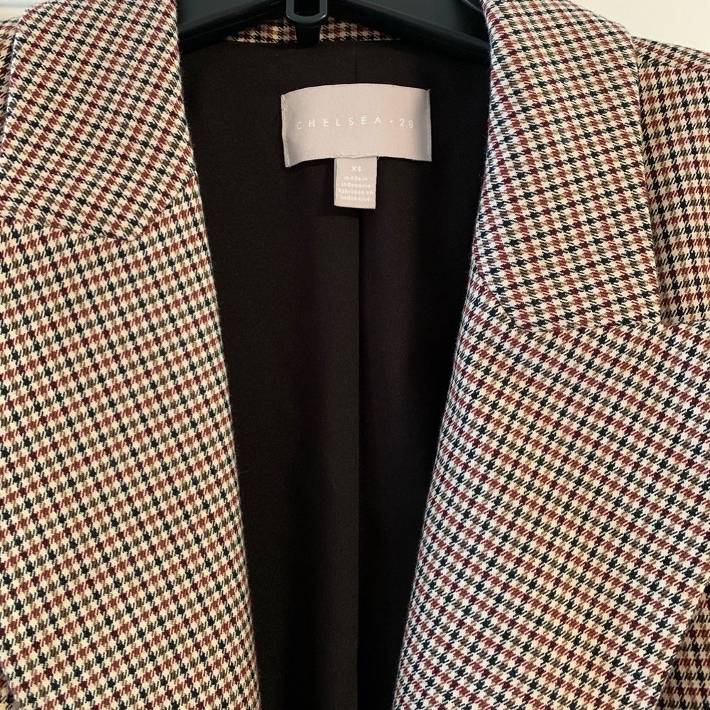 Blazer - Picture 2 of 4